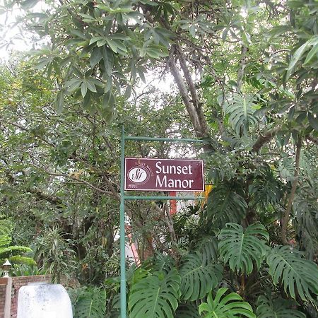 Sunset Manor Bed & Breakfast Mbombela Екстериор снимка