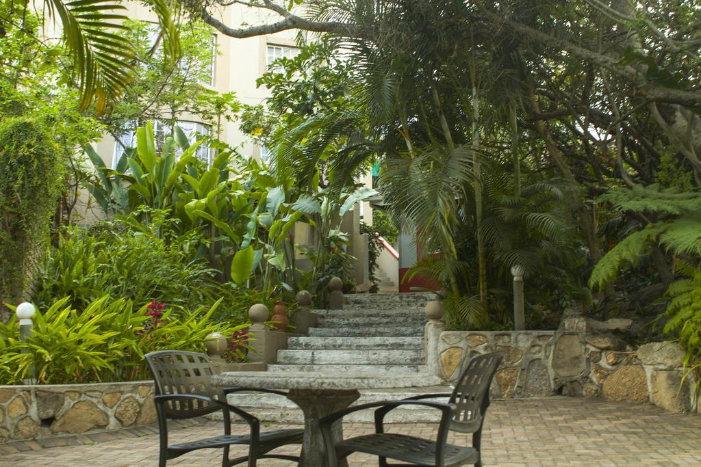 Sunset Manor Bed & Breakfast Mbombela Екстериор снимка