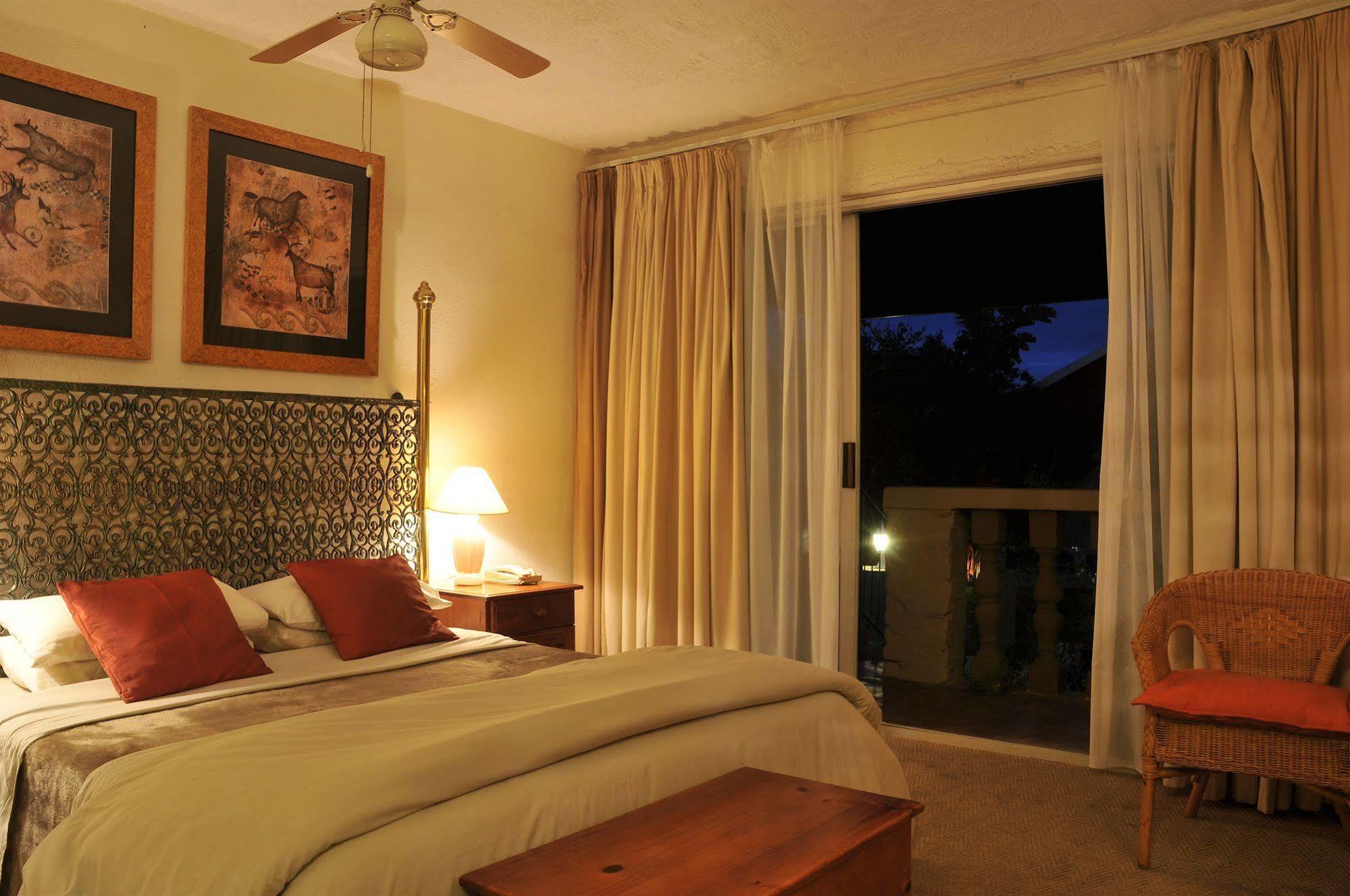 Sunset Manor Bed & Breakfast Mbombela Екстериор снимка