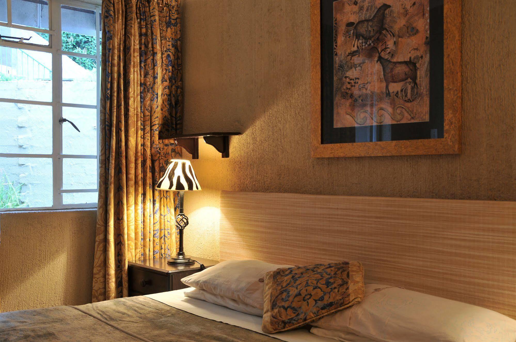 Sunset Manor Bed & Breakfast Mbombela Екстериор снимка