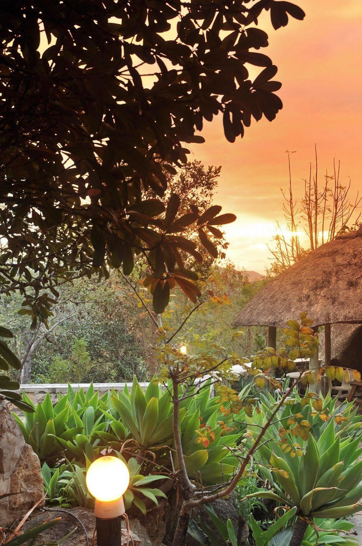 Sunset Manor Bed & Breakfast Mbombela Екстериор снимка
