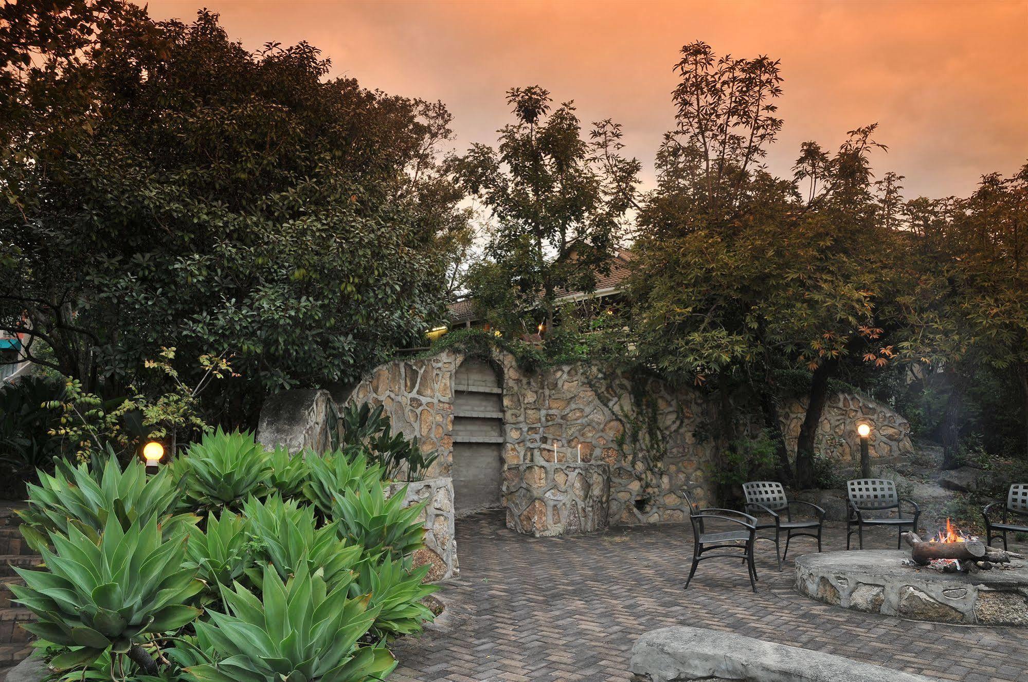 Sunset Manor Bed & Breakfast Mbombela Екстериор снимка